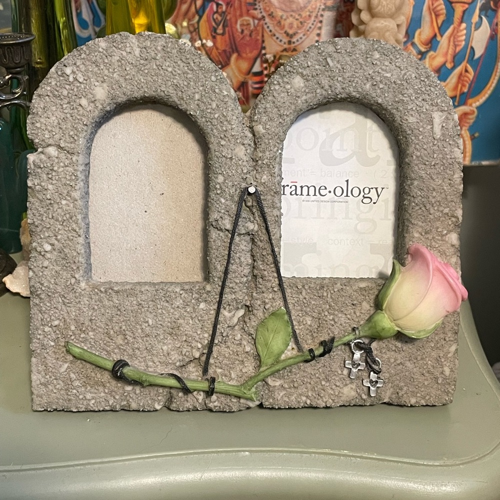1999 Frameology Picture Frame